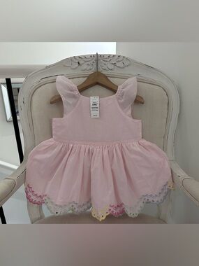🩰 18~24 GAP Light Pink 100% Cotton Eyelet Rainbow Trim Baby Dress NWT